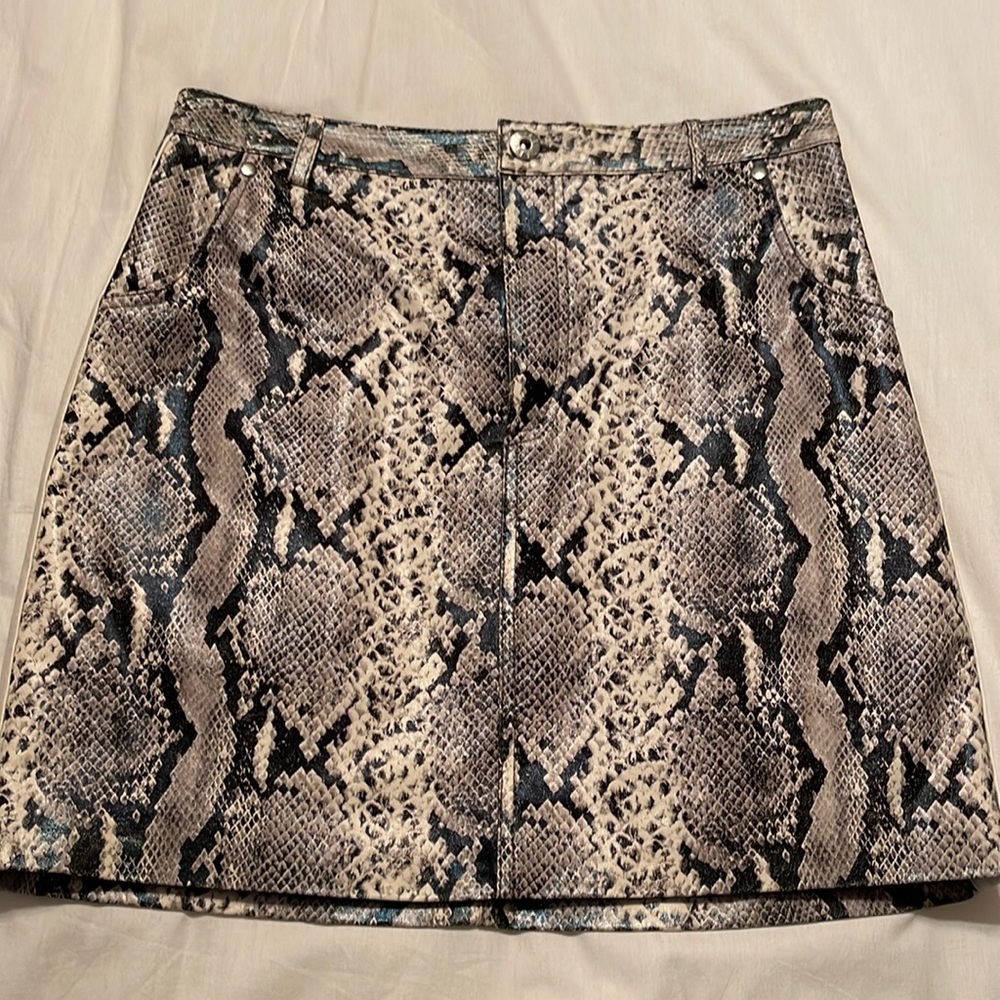 BB Dakota leopard print leather skirt